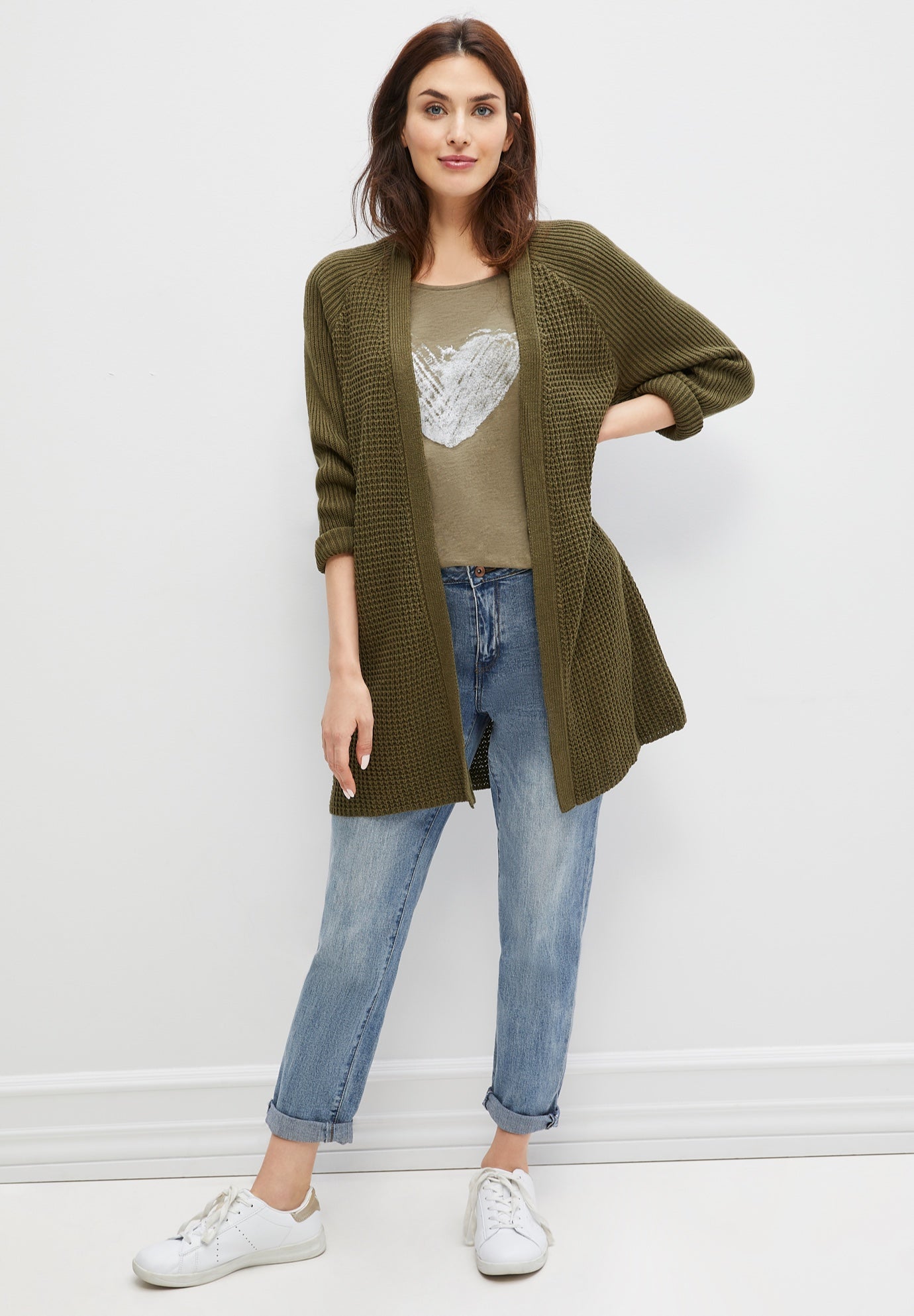 Stretch Mid-rise Relaxed Boyfriend Jeans image number 0