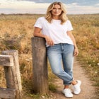 Stretch Mid-rise Relaxed Boyfriend Jeans image number null