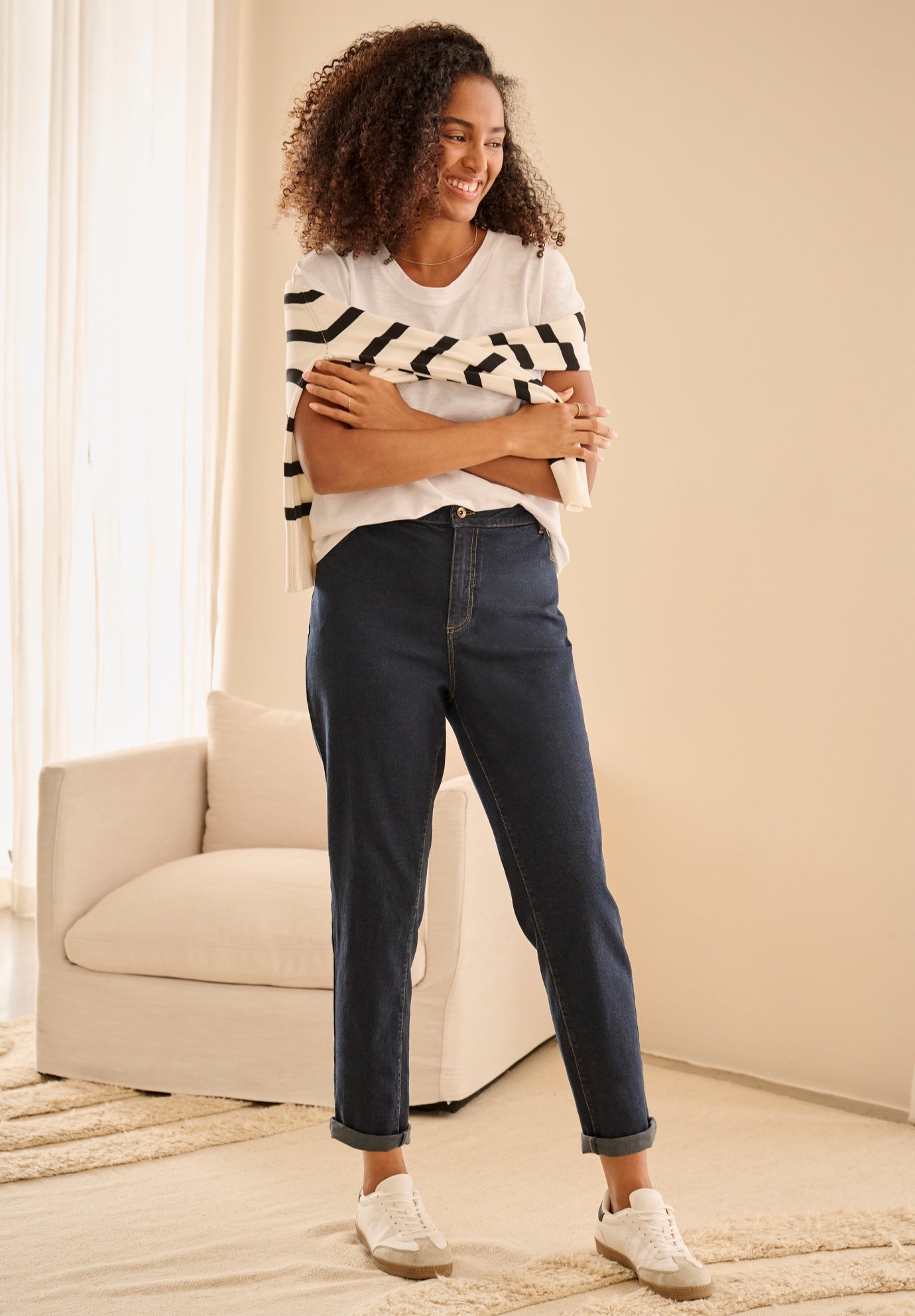 Mid-Rise Stretch 5-Pocket Relaxed Fit Boyfriend Jeans image number 1