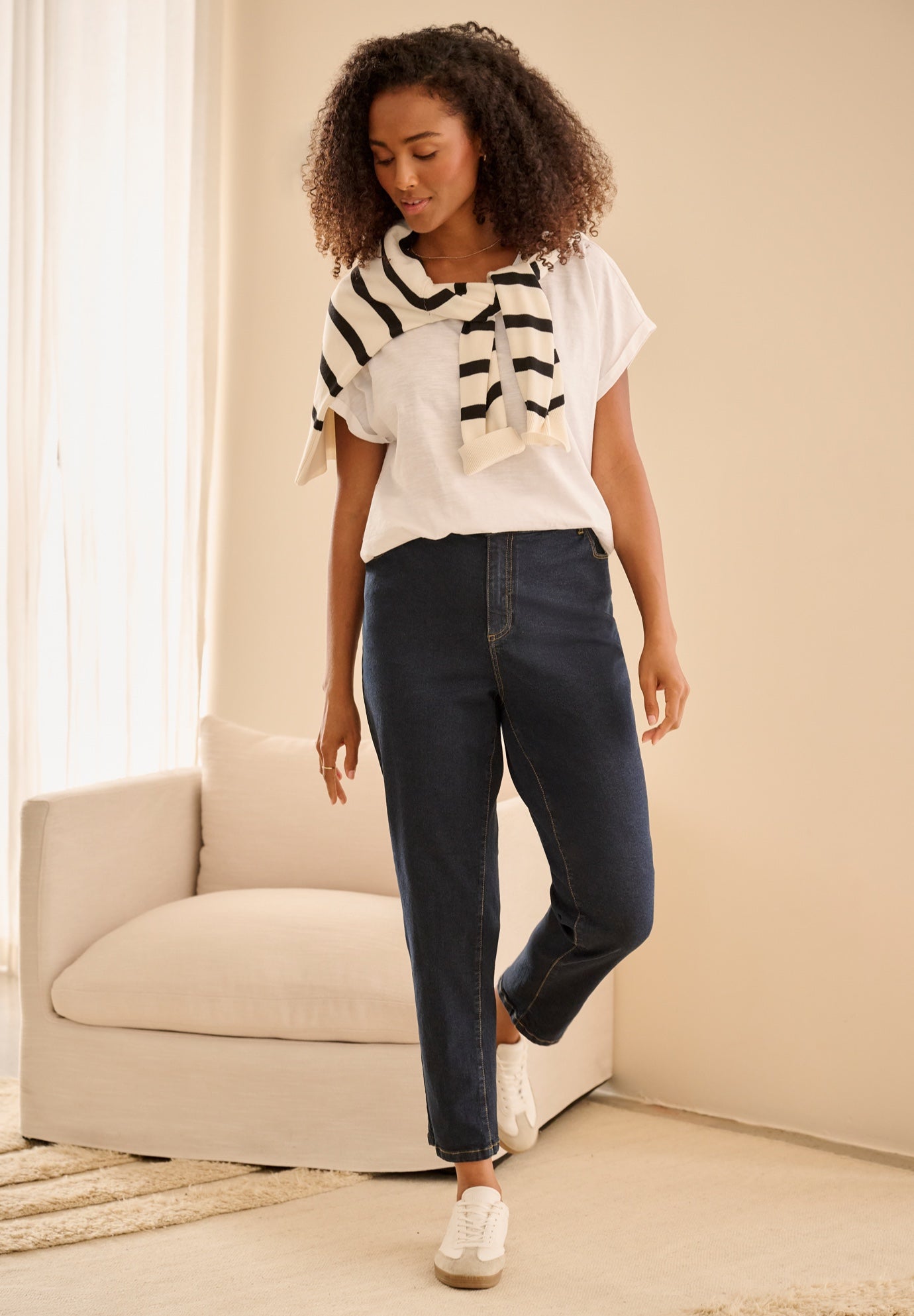 Mid-Rise Stretch 5-Pocket Relaxed Fit Boyfriend Jeans image number 0