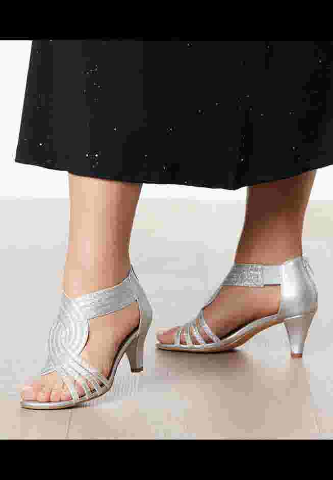 The Genevieve Pump image number 6