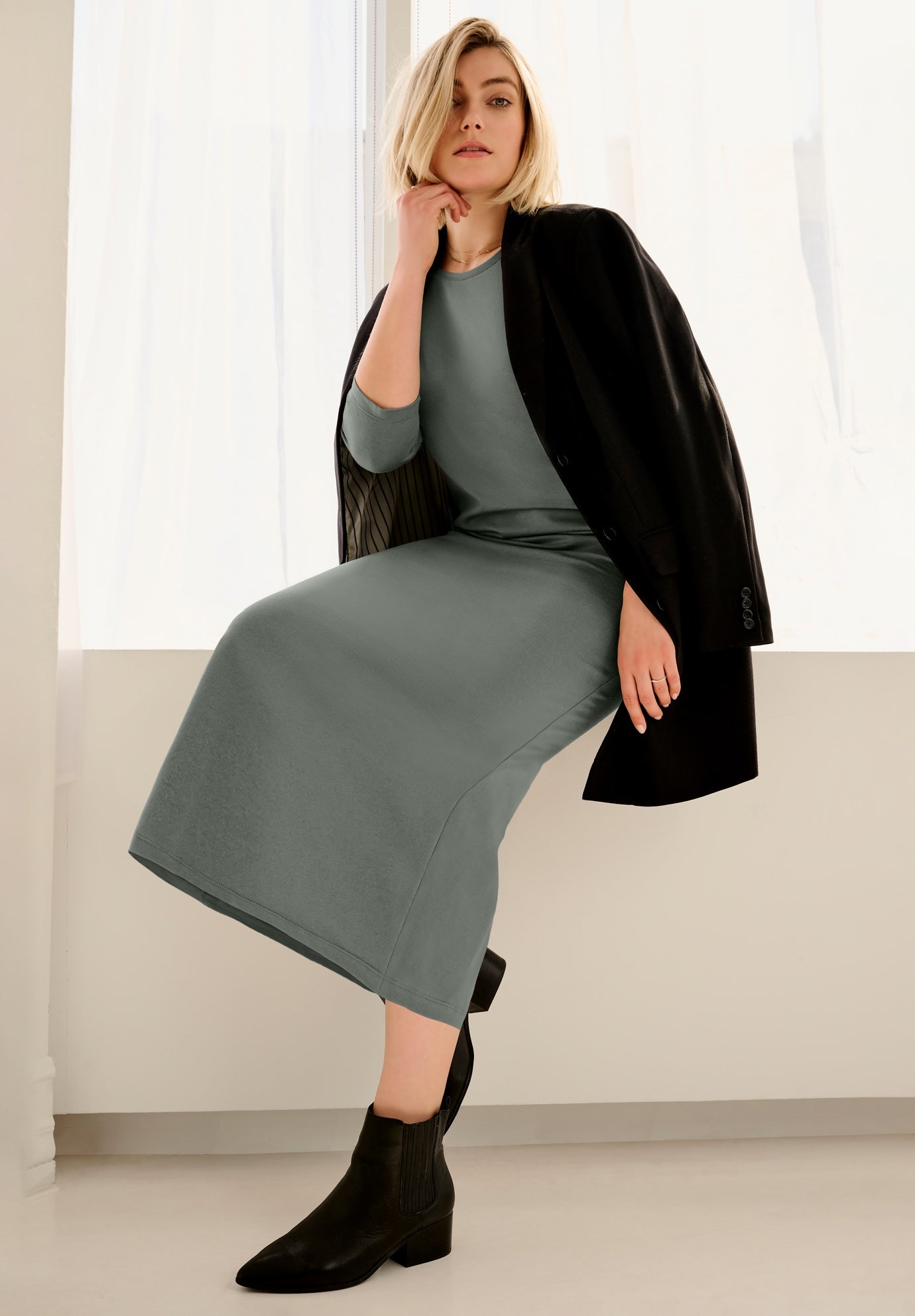 Three-Quarter Sleeve Knit Maxi Dress image number 1