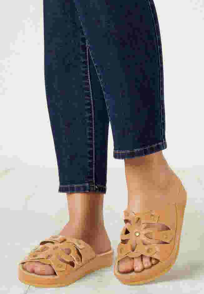 The Summer Slip On Footbed Sandal image number 11