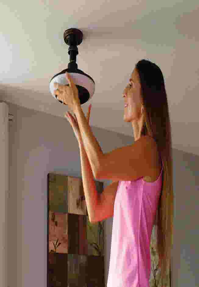 Breeze Brite Screw-In Fan and LED Light image number 1