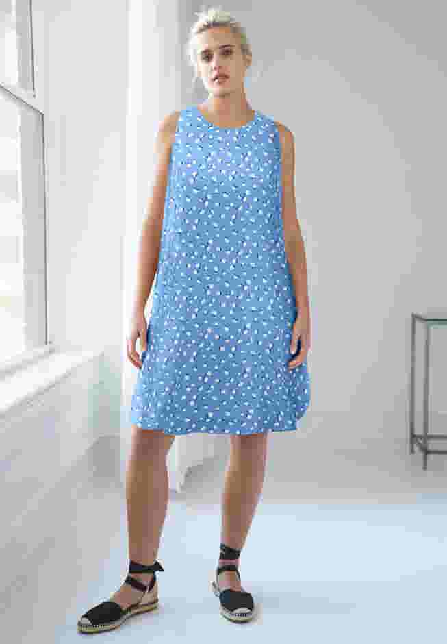 Sleeveless Shift Dress image number 0