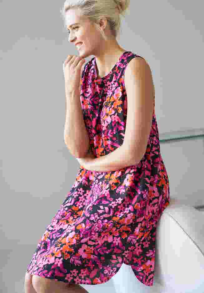 Sleeveless Shift Dress image number 2