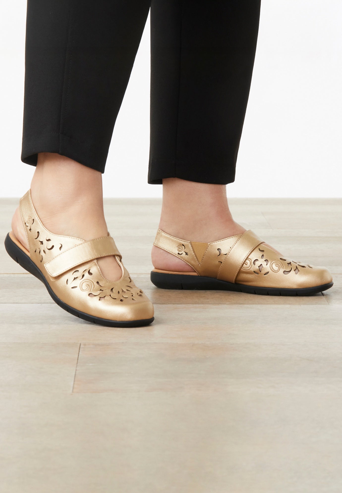 The Jordyn Sling image number 0