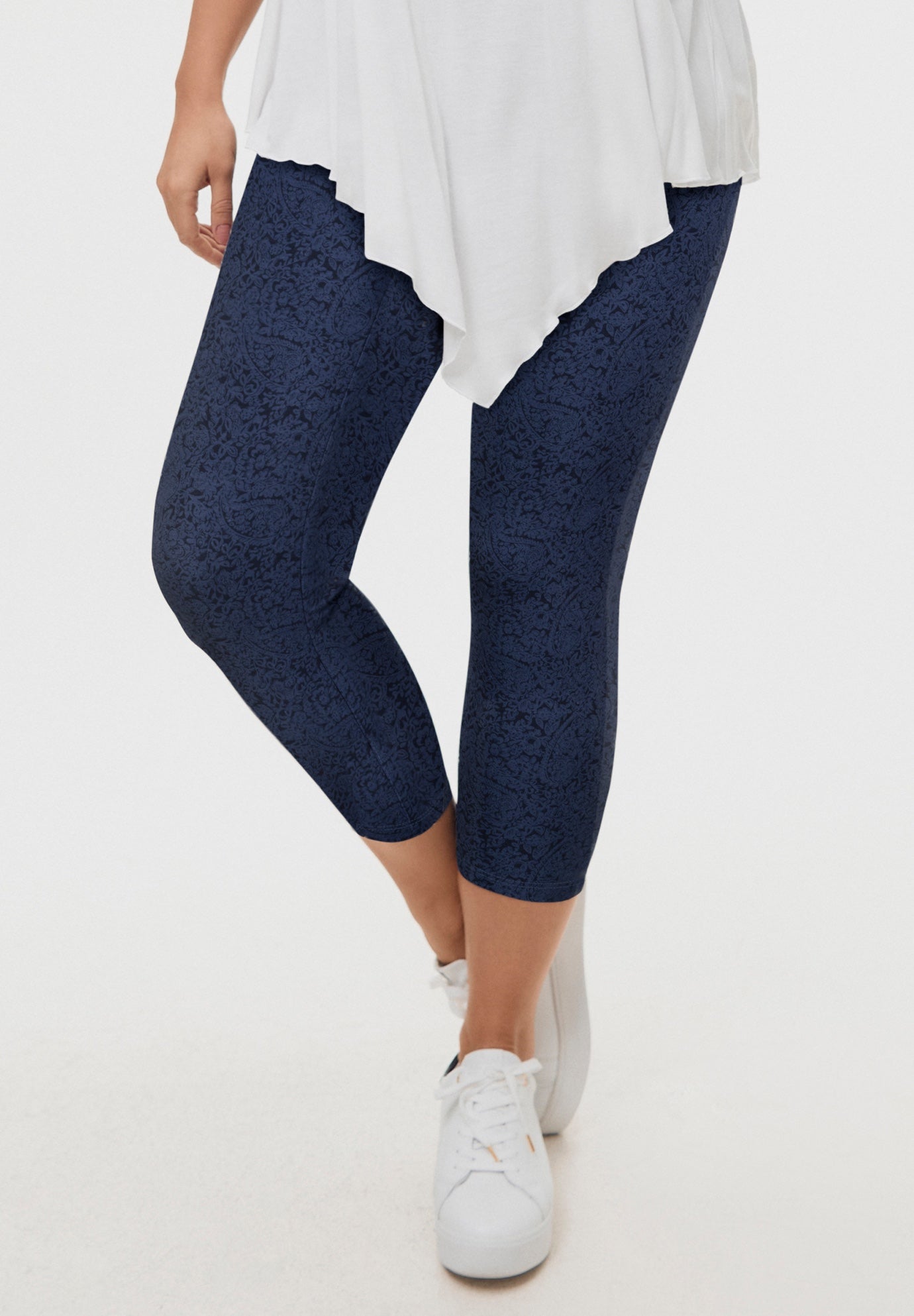 Stretch Knit Capri Legging image number 0