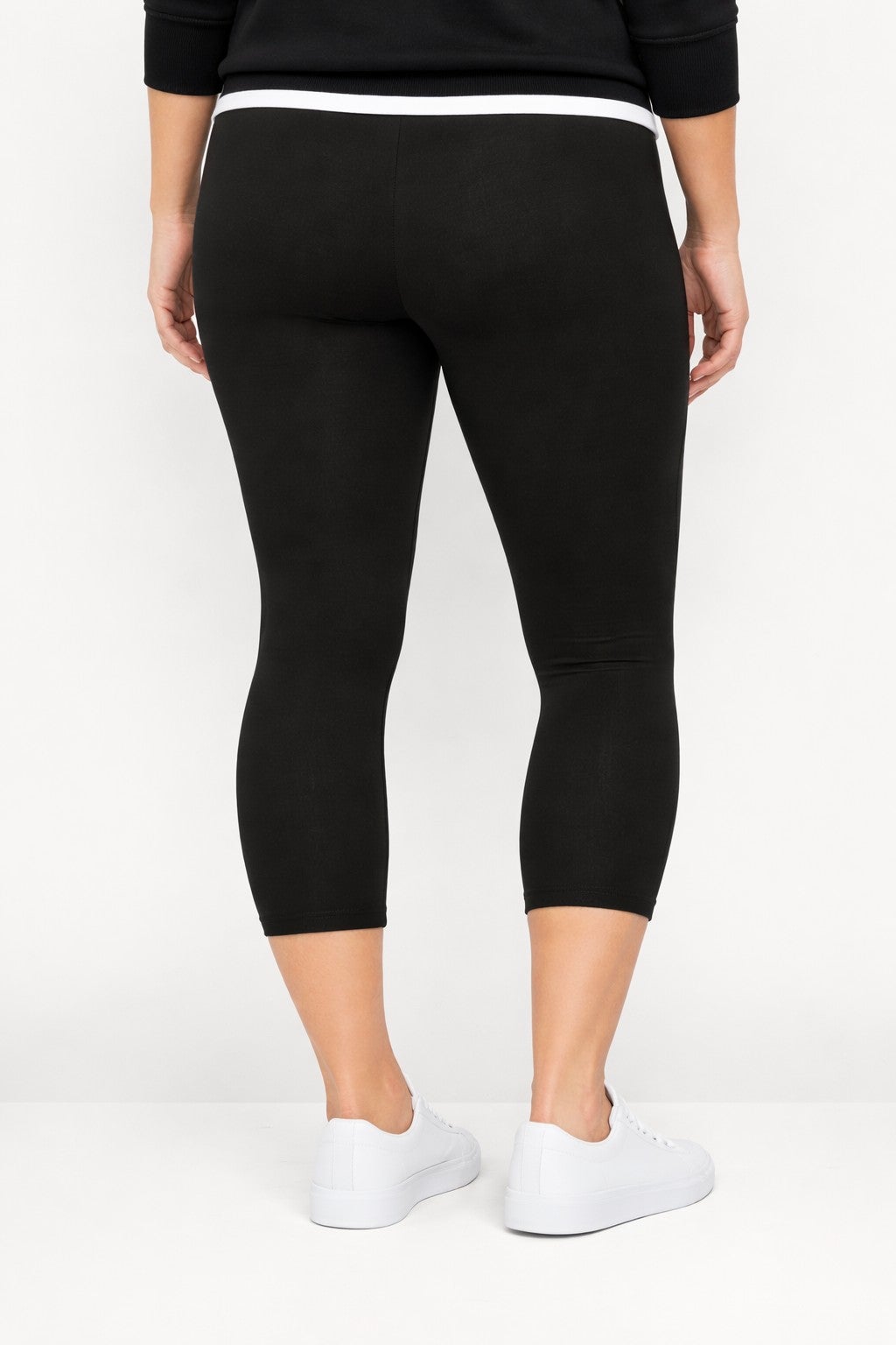 Cotton Spandex Capri Length Leggings image number 1