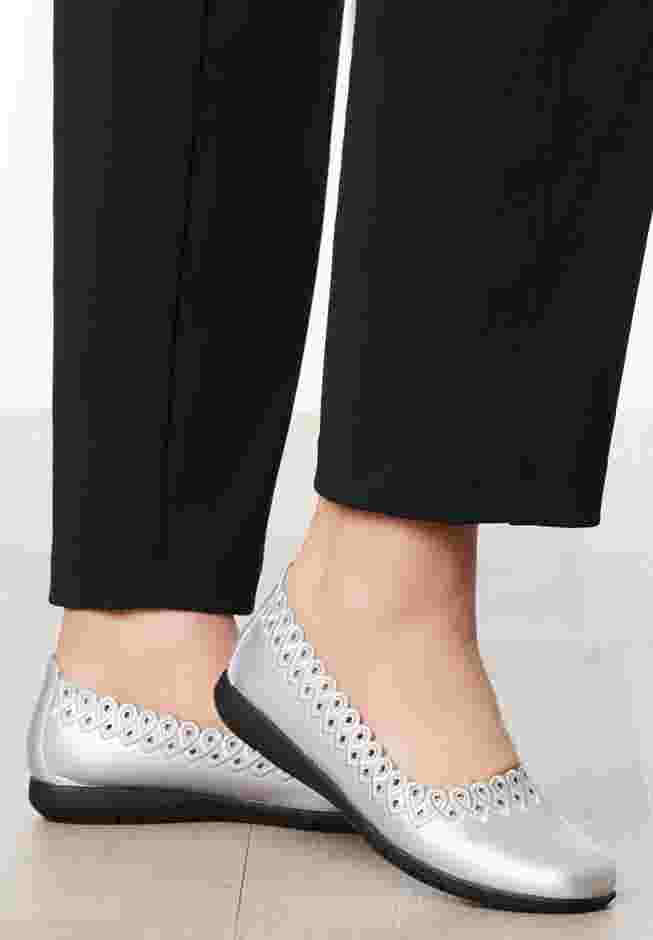 The Vivi Slip On Flat image number 7