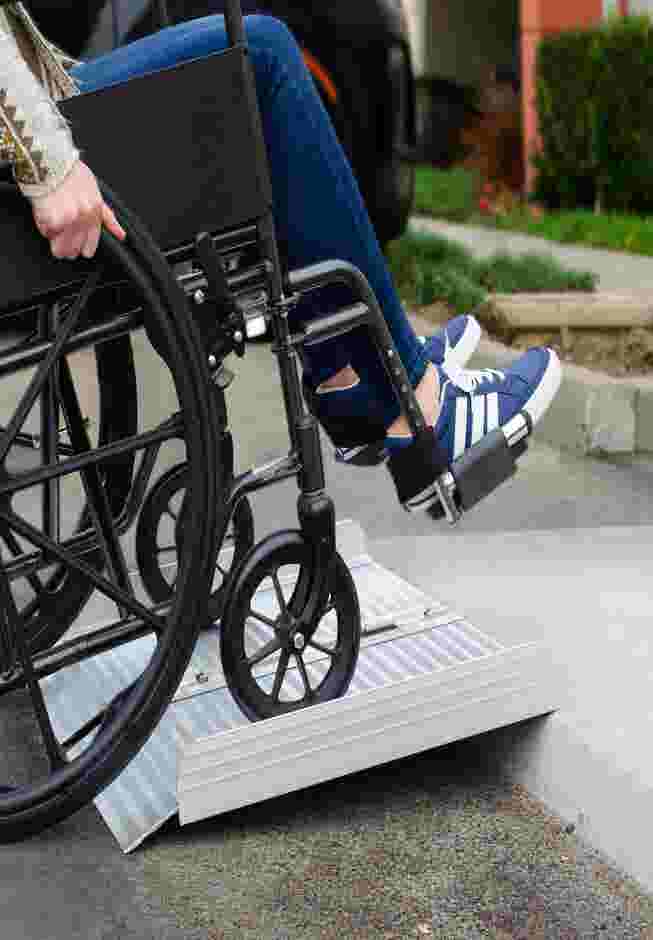 600 lbs. Weight Capacity 24" Portable Mobility Ramp image number 0