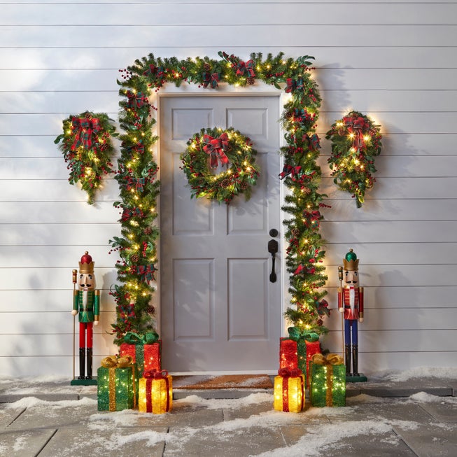 24" Pre-Lit Celeste Vertical Swag image number null