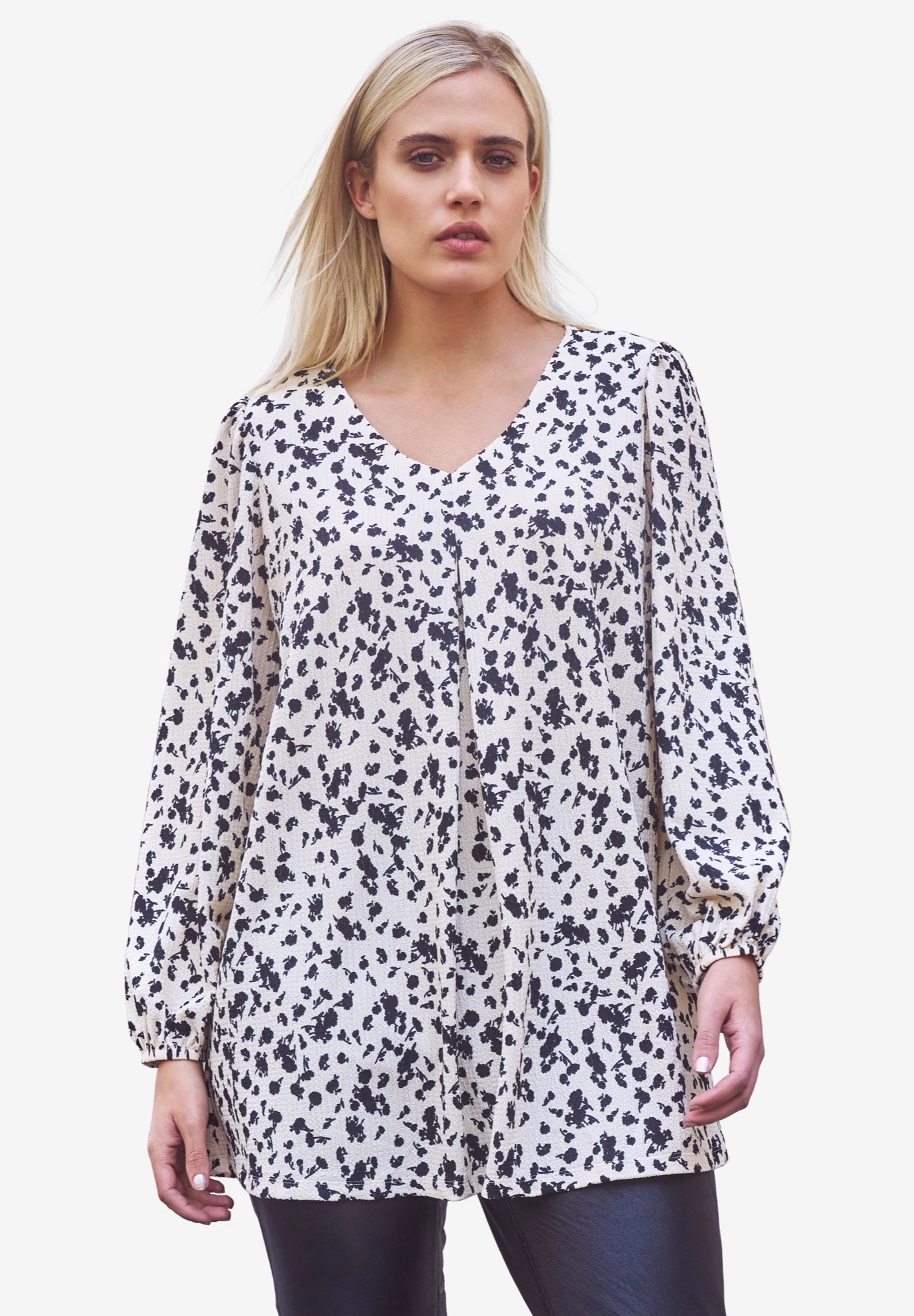 Inverted Pleat Textured Knit Tunic With Blouson Sleeves image number 0