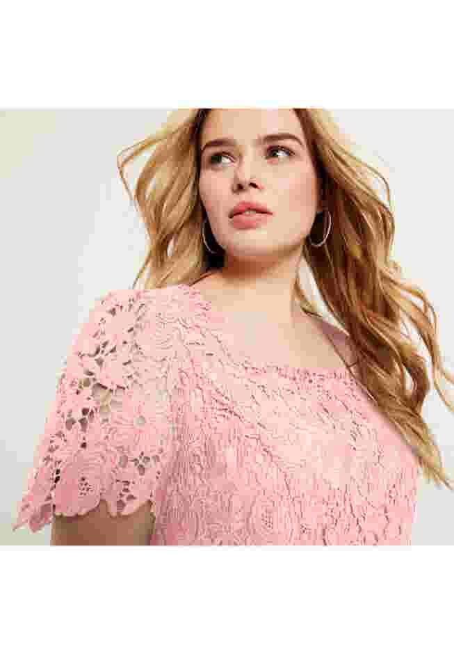 Square-Neck Lace Dress image number 5