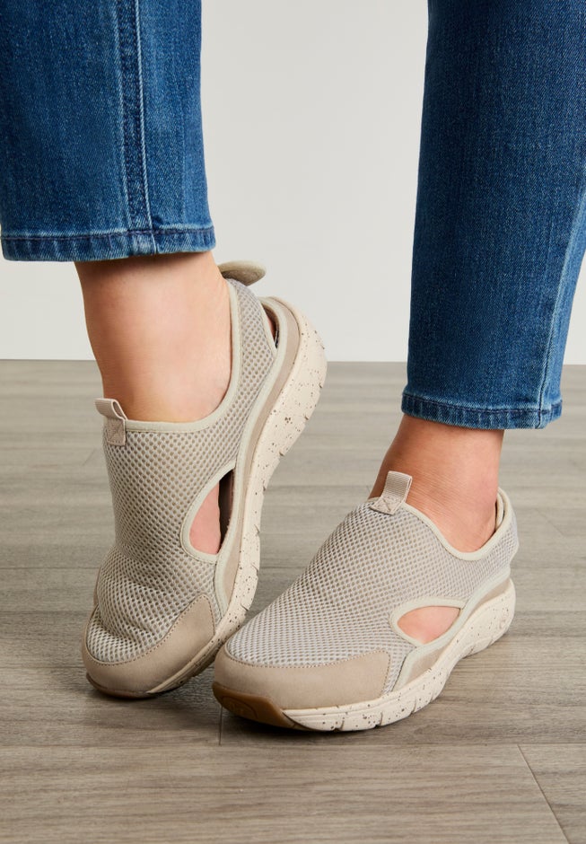 The Cheren Trail Sneaker image number 8