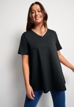 Built-In Bra V-Neck Short-Sleeve Tee