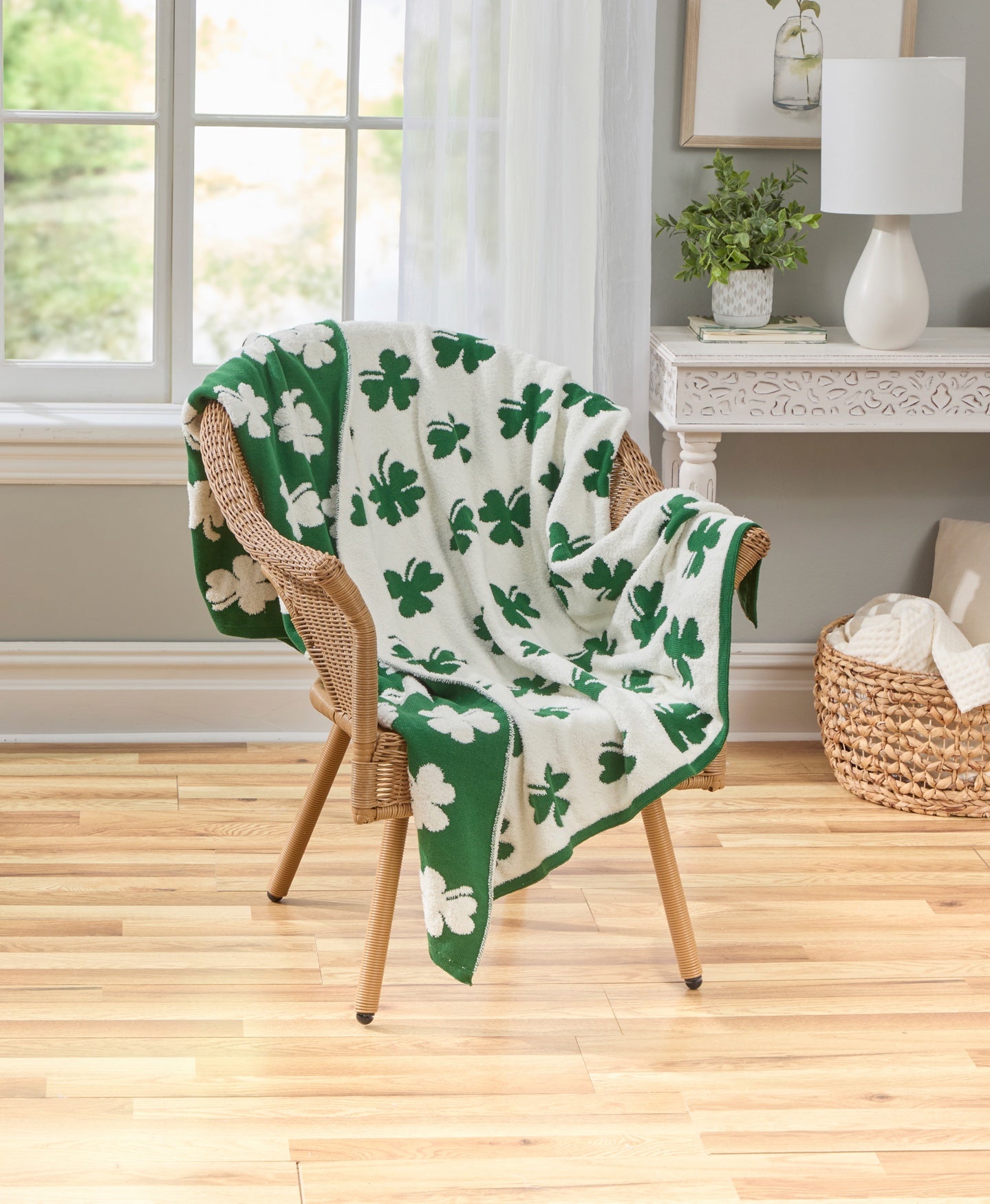 Knitted Throw image number 0