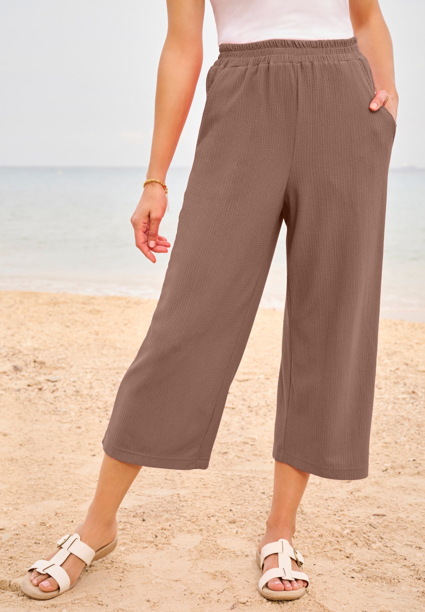 Wide-Leg Texture Knit Capri image number 0