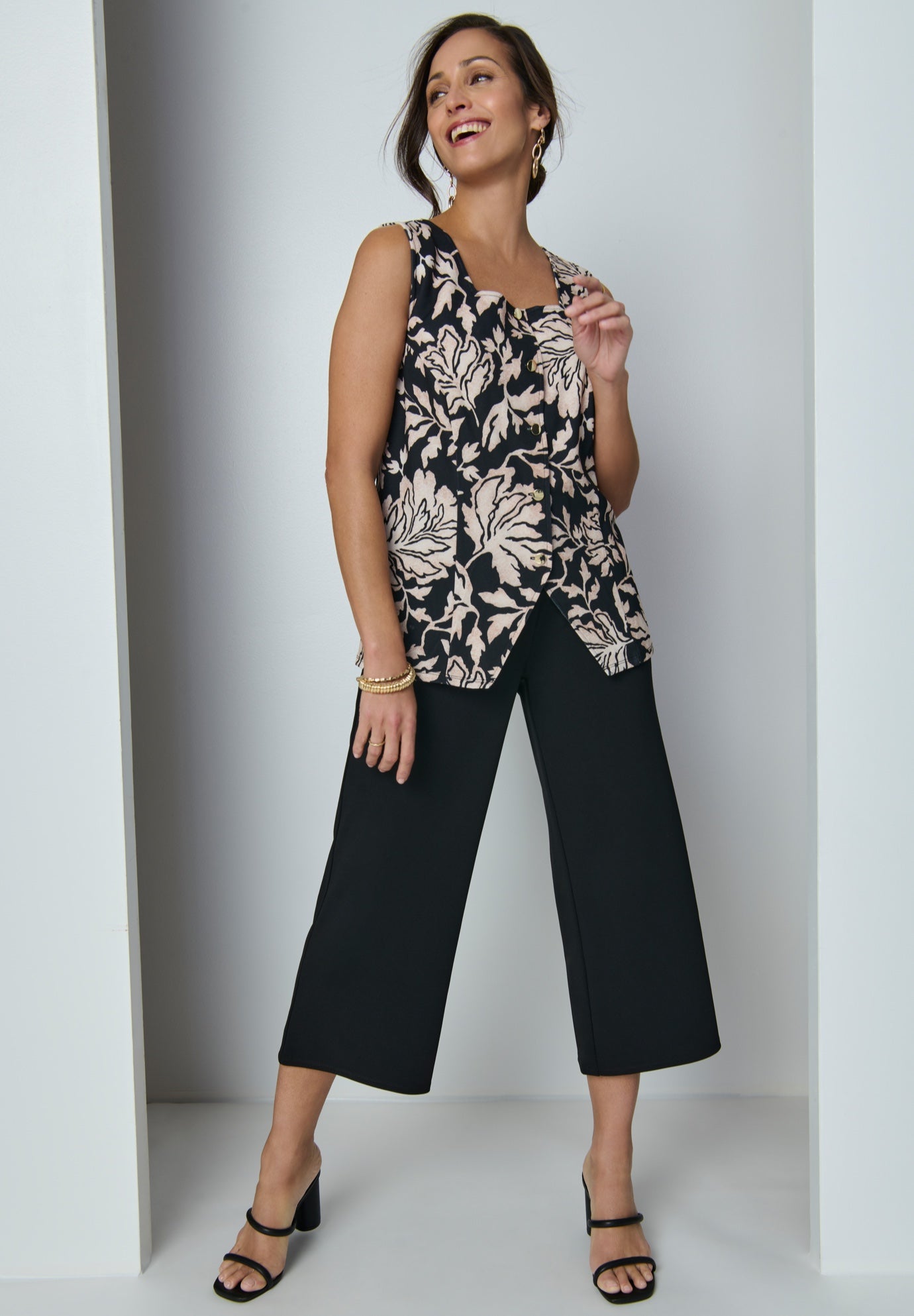 Stretch Crepe Square Neck Vest And Crop Pant Set image number 0