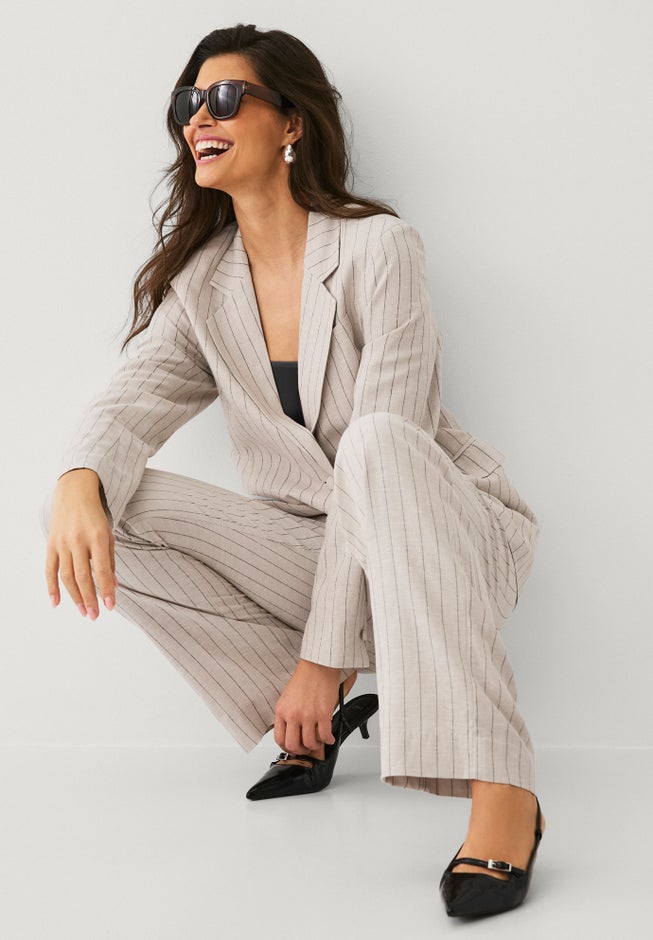 Classic Linen-Blend Blazer image number 4