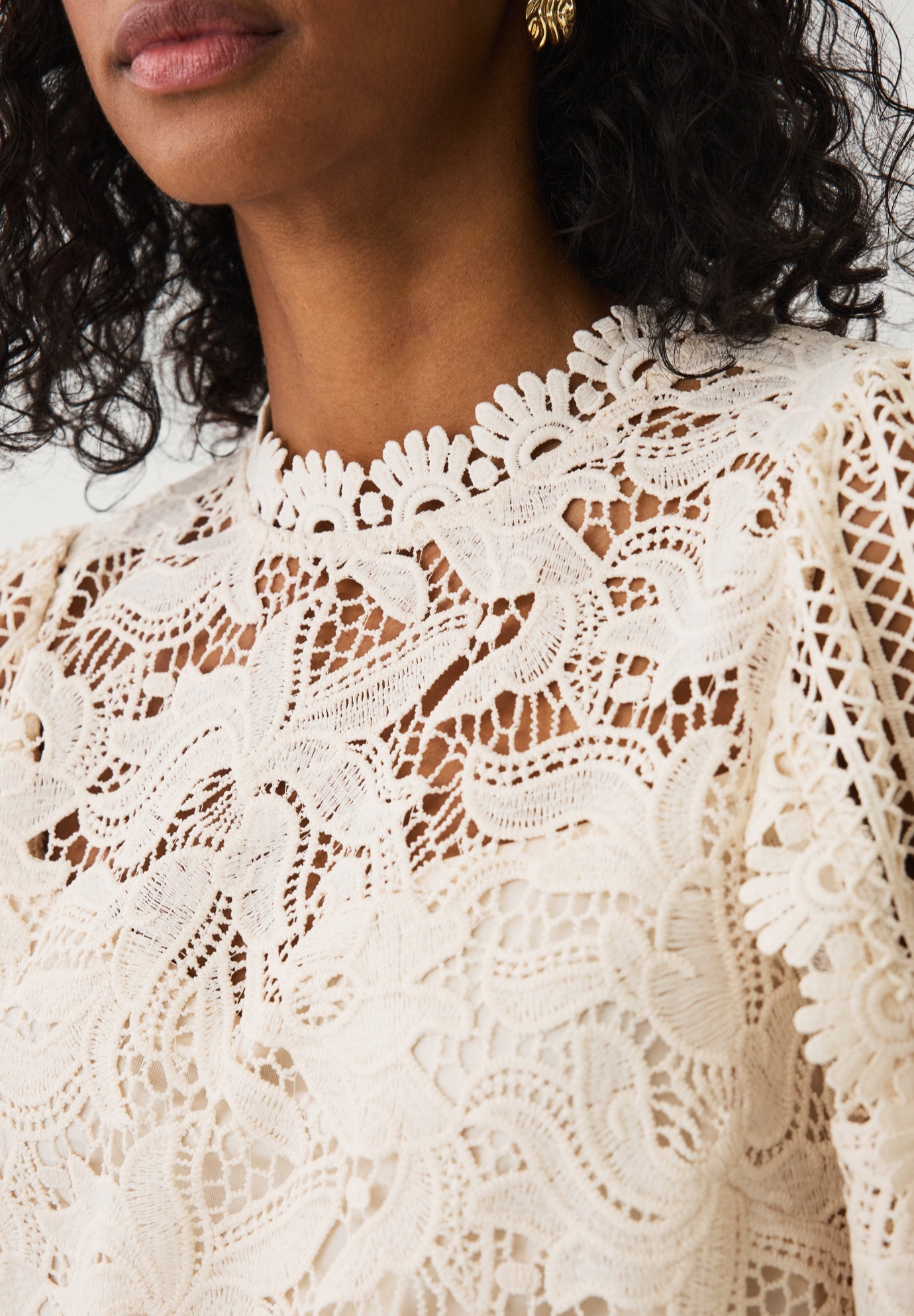 Three-Quarter Sleeve Lace Blouse image number 3