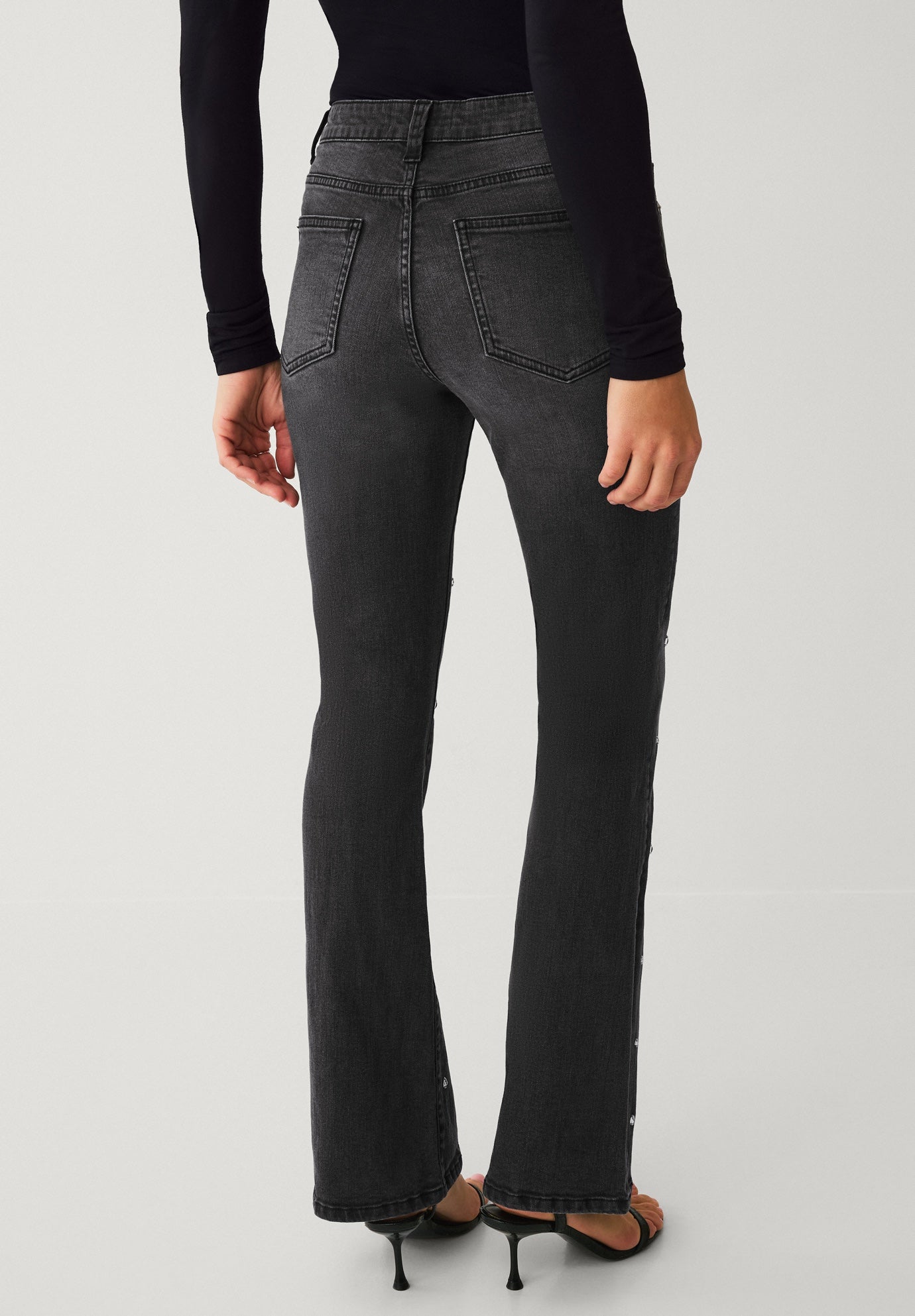 Mid-Rise Stretch Embellished Bootcut Jeans image number 1