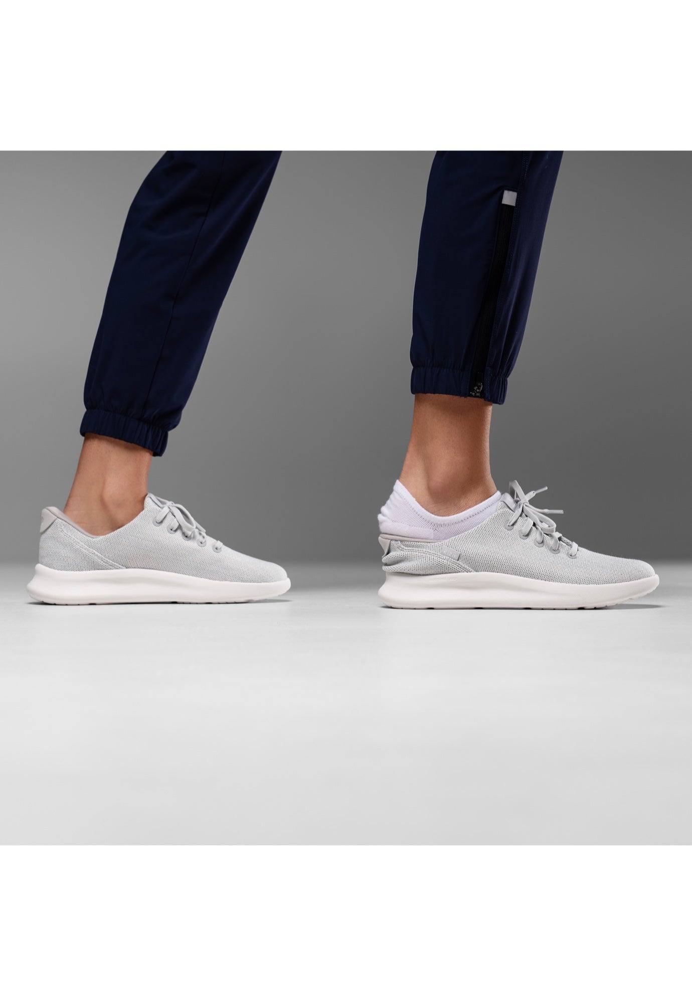 Madrid Hands-Free Sneaker image number 5