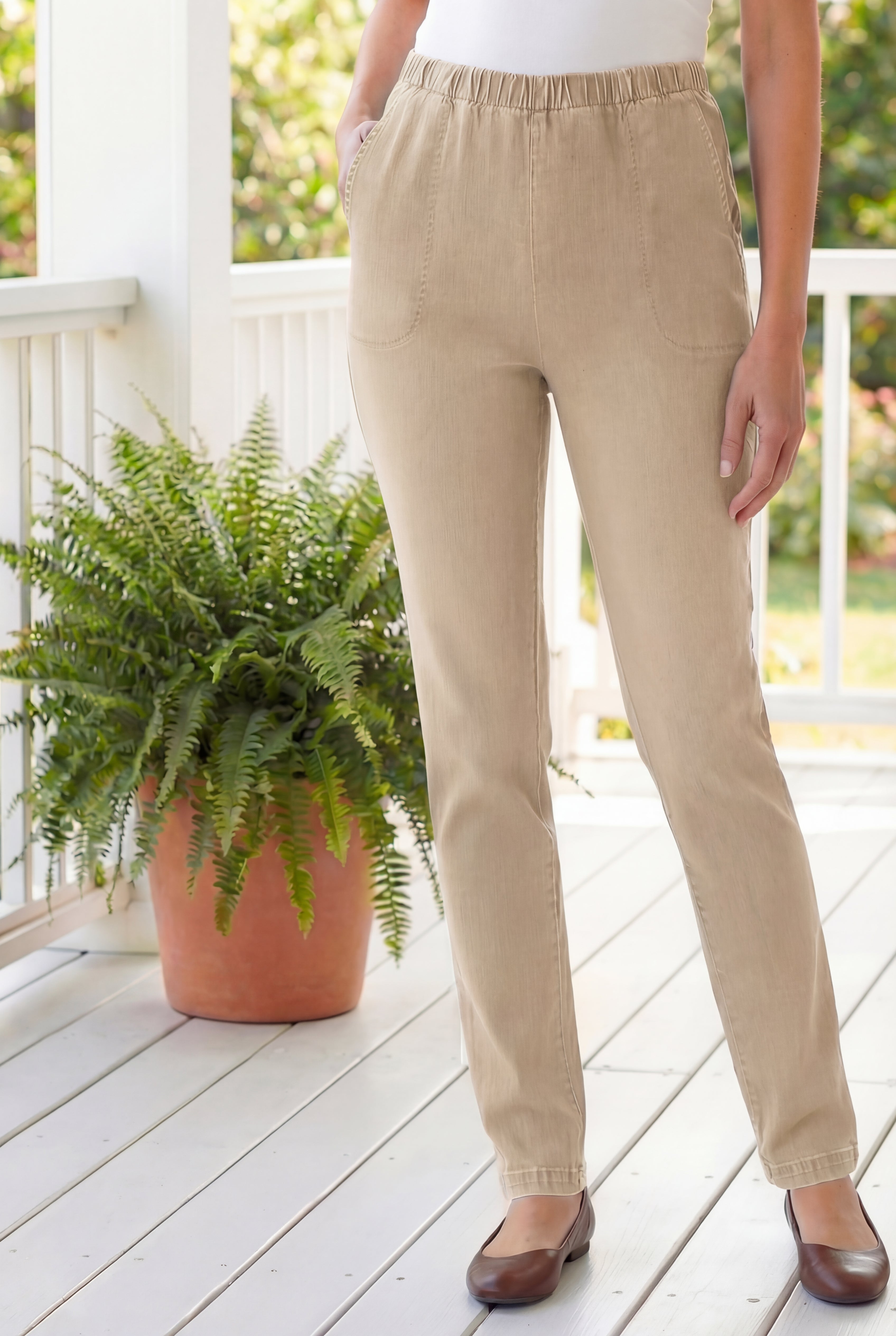 Fineline Pull-On Elastic Waist Straight-Leg Stretch Denim Jeans image number 0