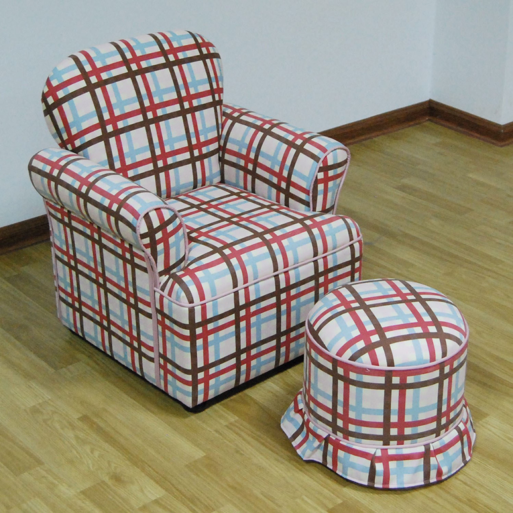 Rolled Arm Chair with Round Ottoman Plaid , PLAID