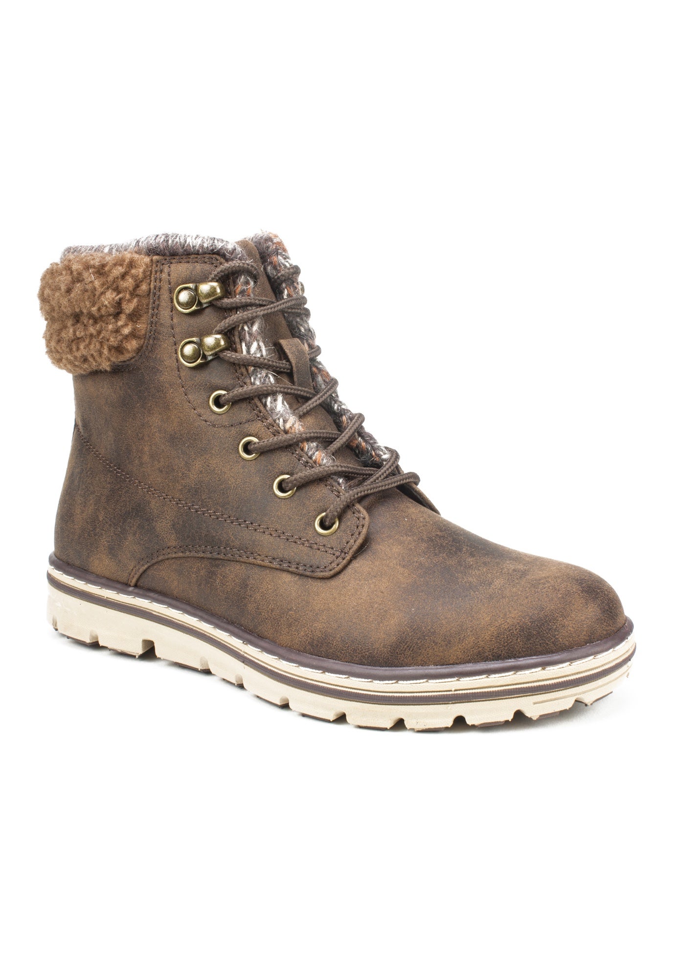 cliffs by white mountain hiking boots